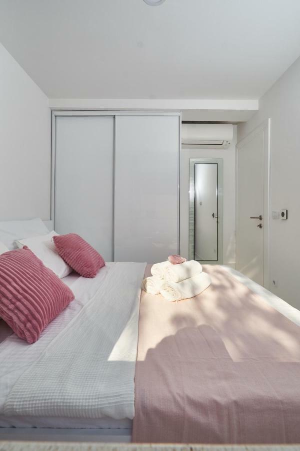 Brand New S & U Appartement
