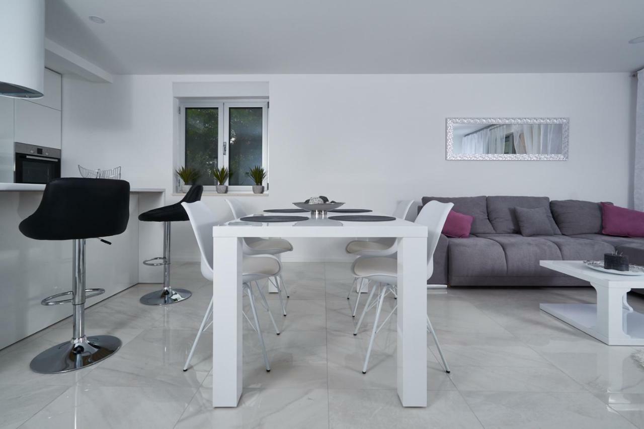 Brand New S & U Dubrovnik