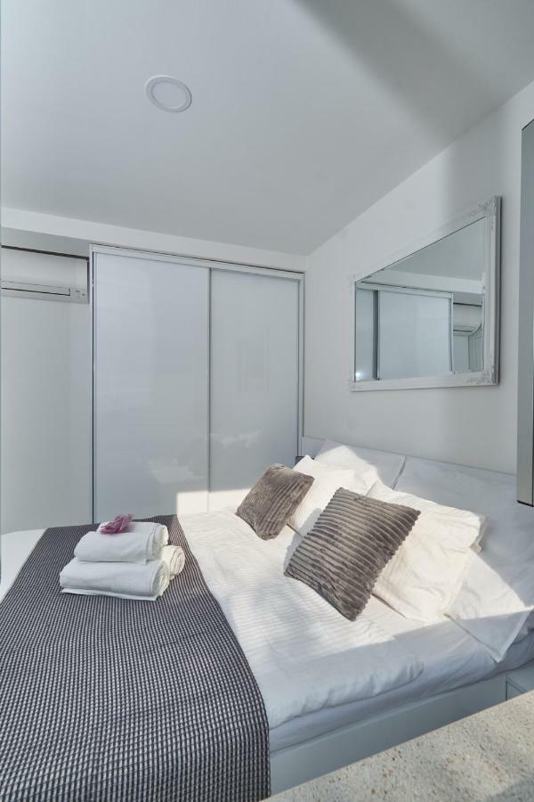 Appartement Brand New S & U *